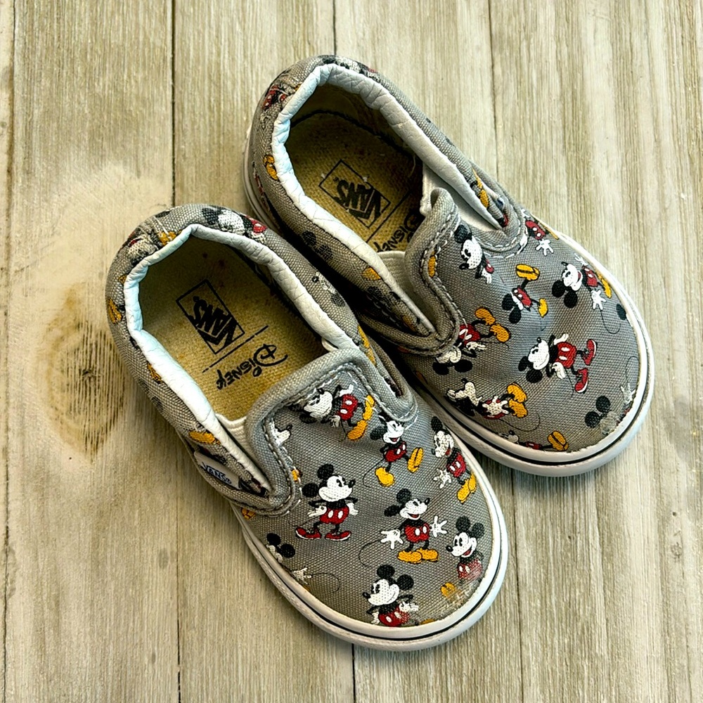 Disney VANS Mickey Mouse toddler Size 5 Color Gray